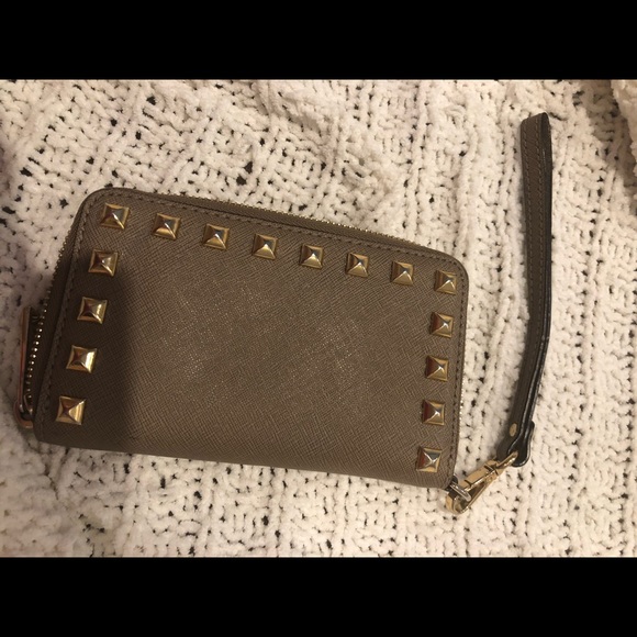 Michael Kors wristlet - Picture 3 of 4